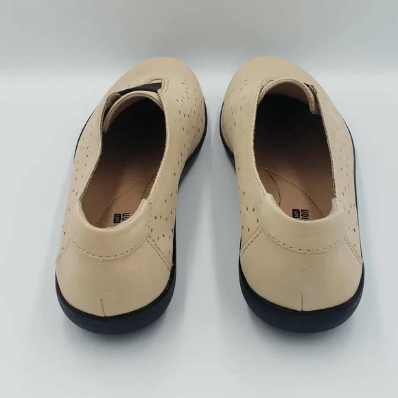 Clarks Medora Gemma Sand Tan Nubuck Leather Slip-On Perforated Shoes Size 9.5 M - Picture 3 of 9